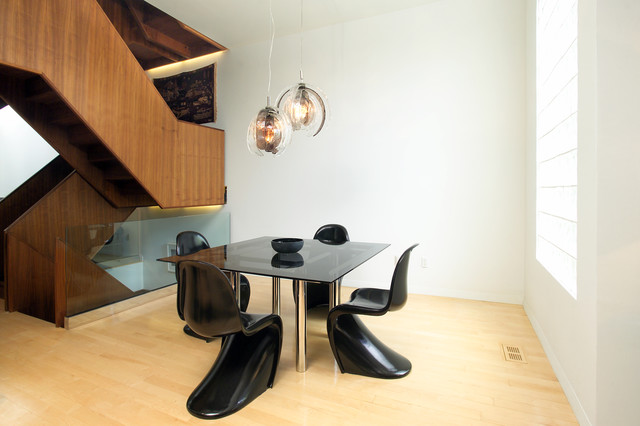 Staircase modern-esszimmer