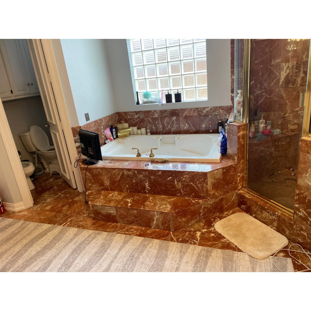 Before photos of our Oakdale primary bath remodel.