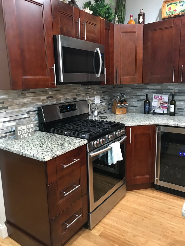 Kitchen - kitchen idea in Tampa