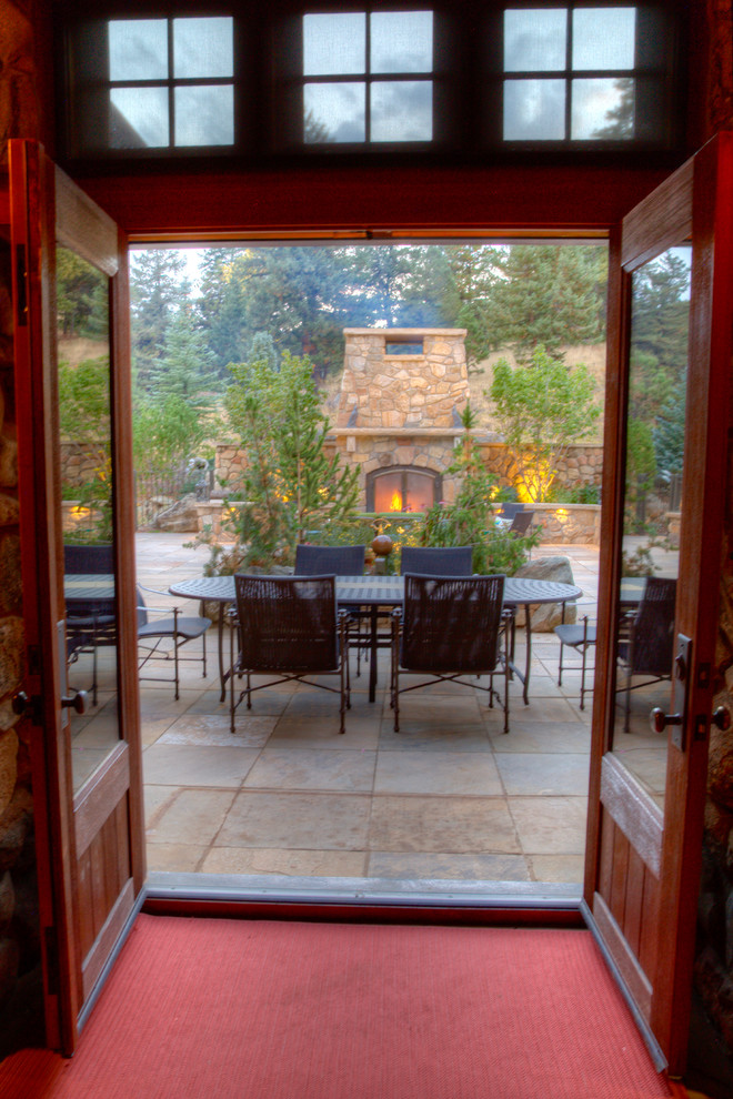 Photo of a rustic landscaping in Denver.