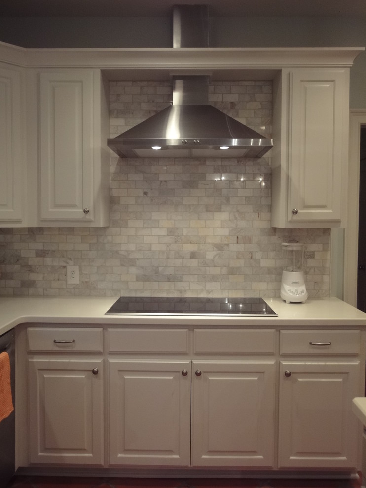 Kitchen - transitional kitchen idea