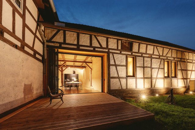 Scheunenumbau - Andr&eacute; R&ouml;sch Architekt deck