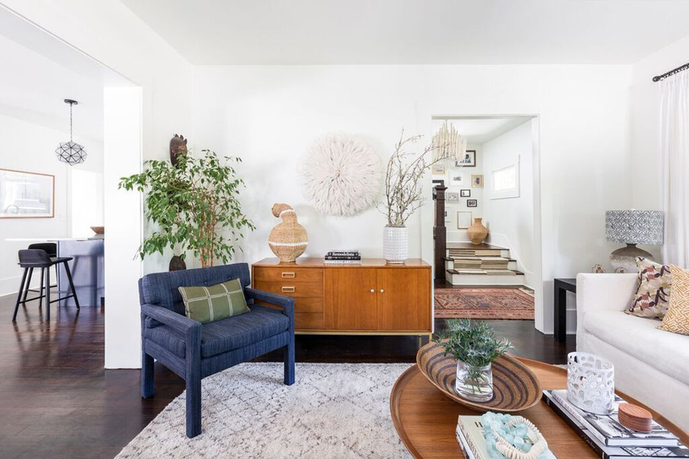This is an example of a midcentury living room in Seattle.
