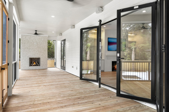 Deep Creek contemporary-veranda