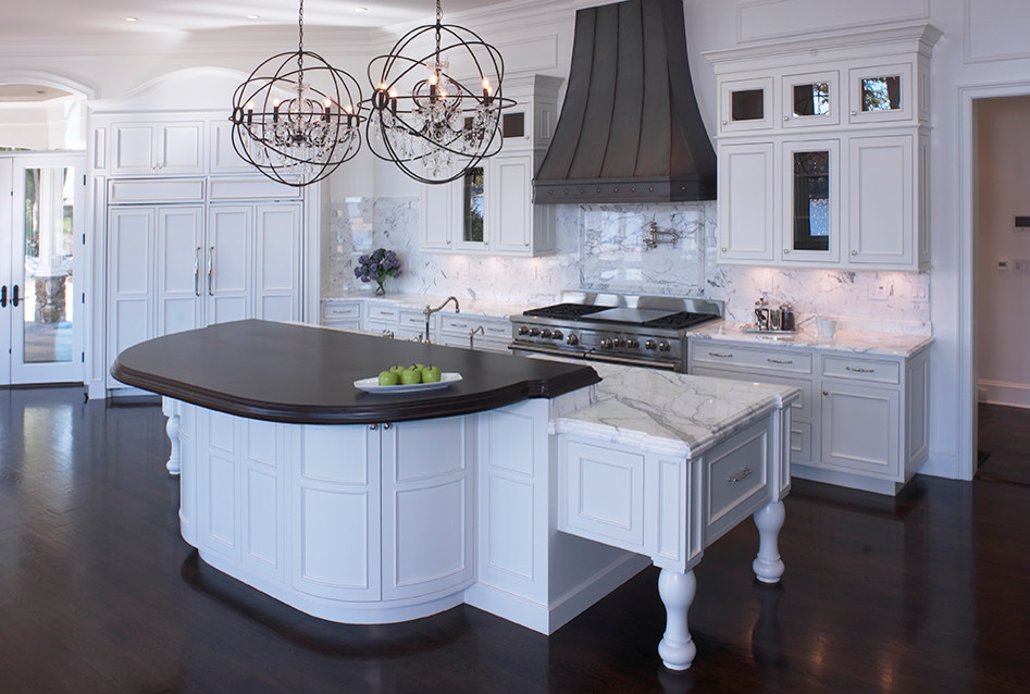 Example of a transitional kitchen design in Minneapolis