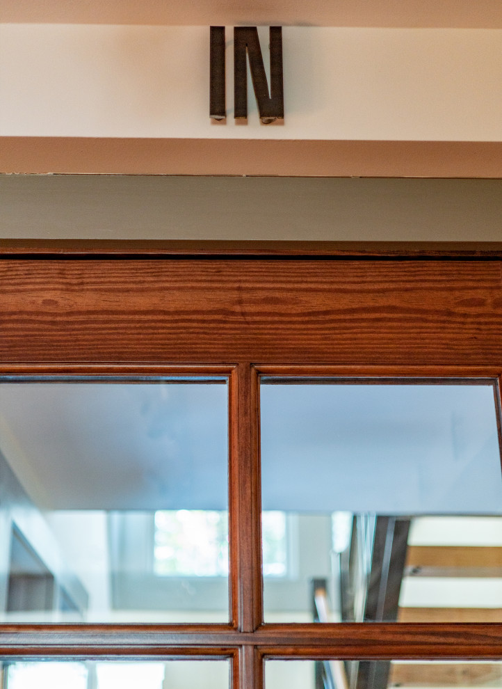 Entryway - transitional entryway idea in Boston