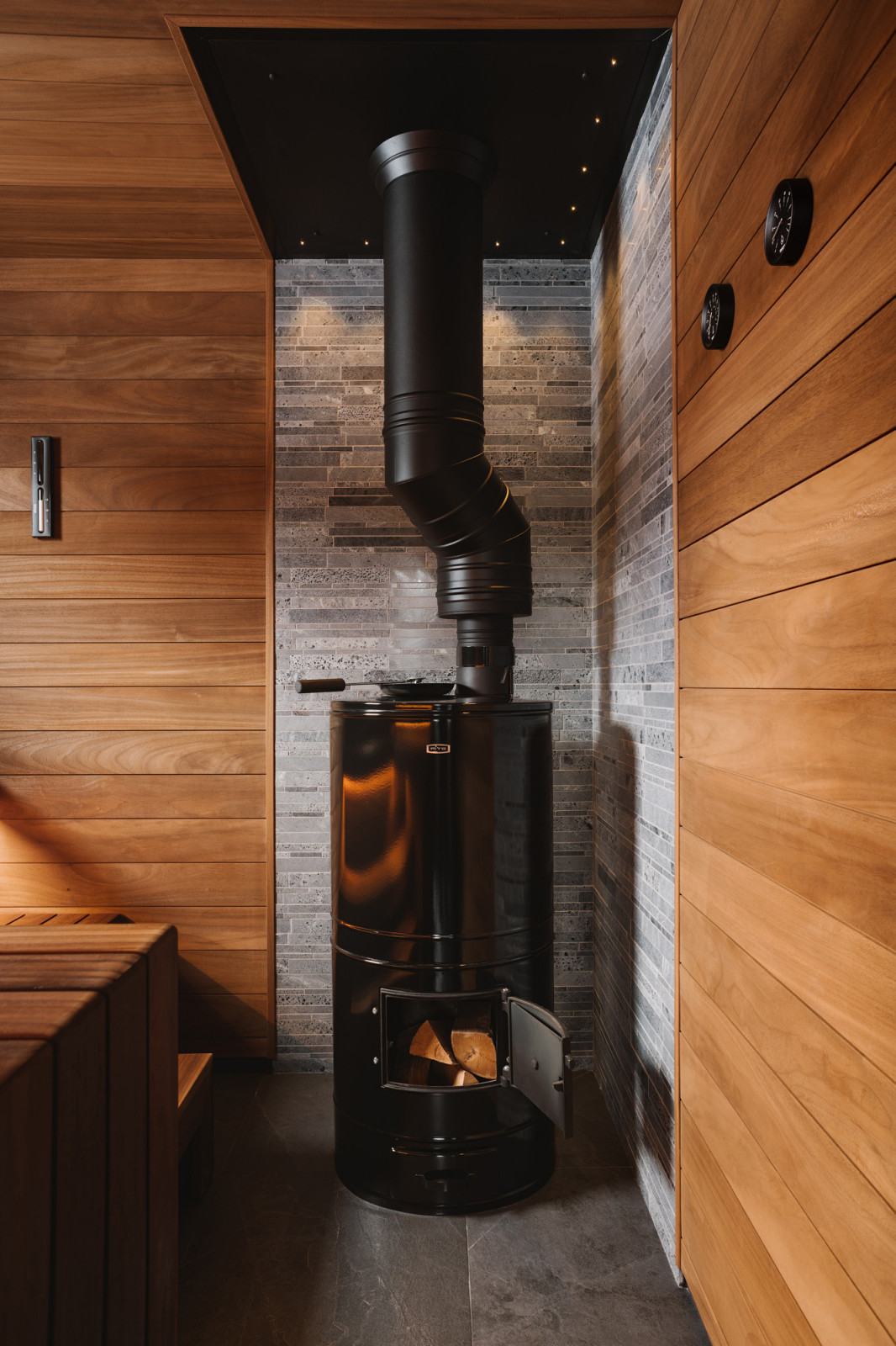 Дровяная печь - Aito с дымоходом.