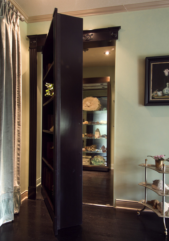 Inspiration for an eclectic home design remodel in Los Angeles