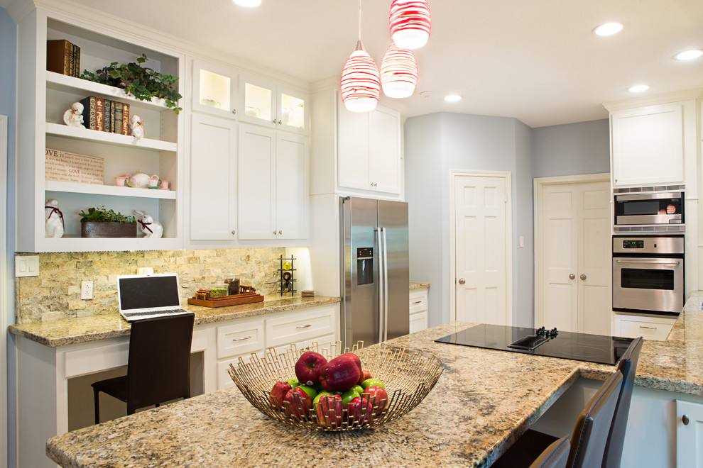 Transitional kitchen photo in Houston