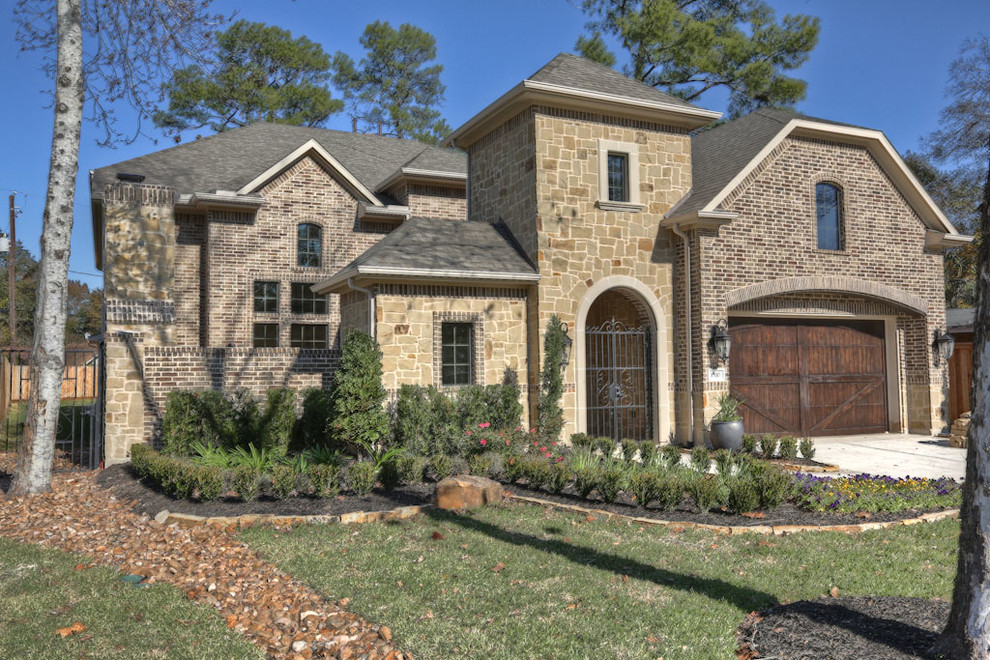 Transitional exterior home idea in Houston
