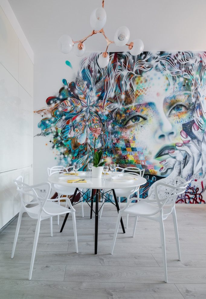 Квартира для молодой студентки. Столовая в кухне-гостиной.