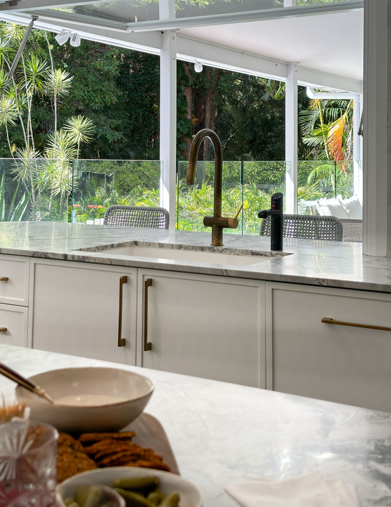 This is an example of a modern kitchen in Sunshine Coast.