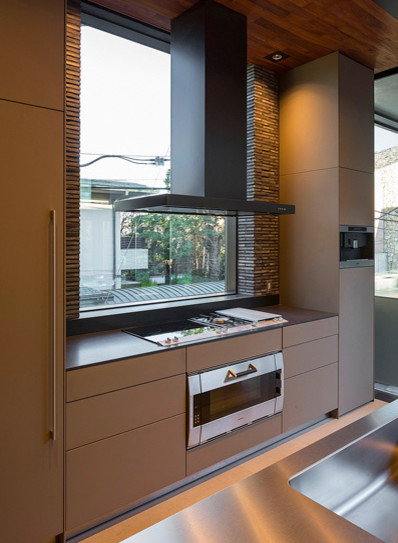 Photo of a modern kitchen in Tokyo.