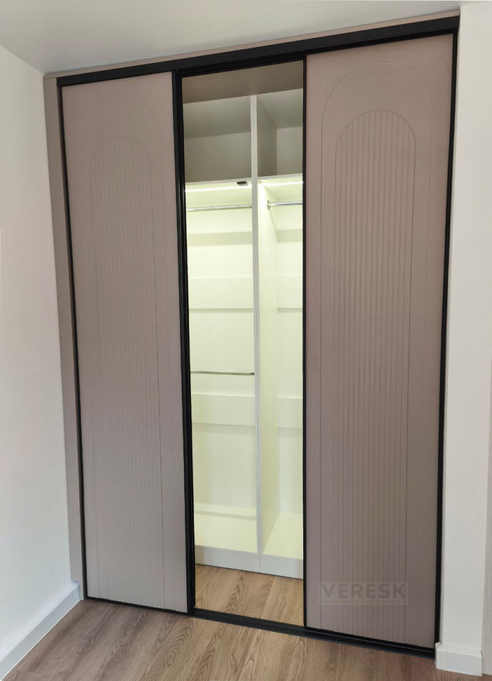 Гардеробные с подсветкой