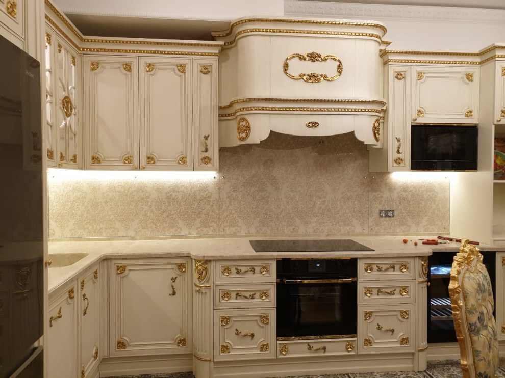 Стеклянный фартук на кухню