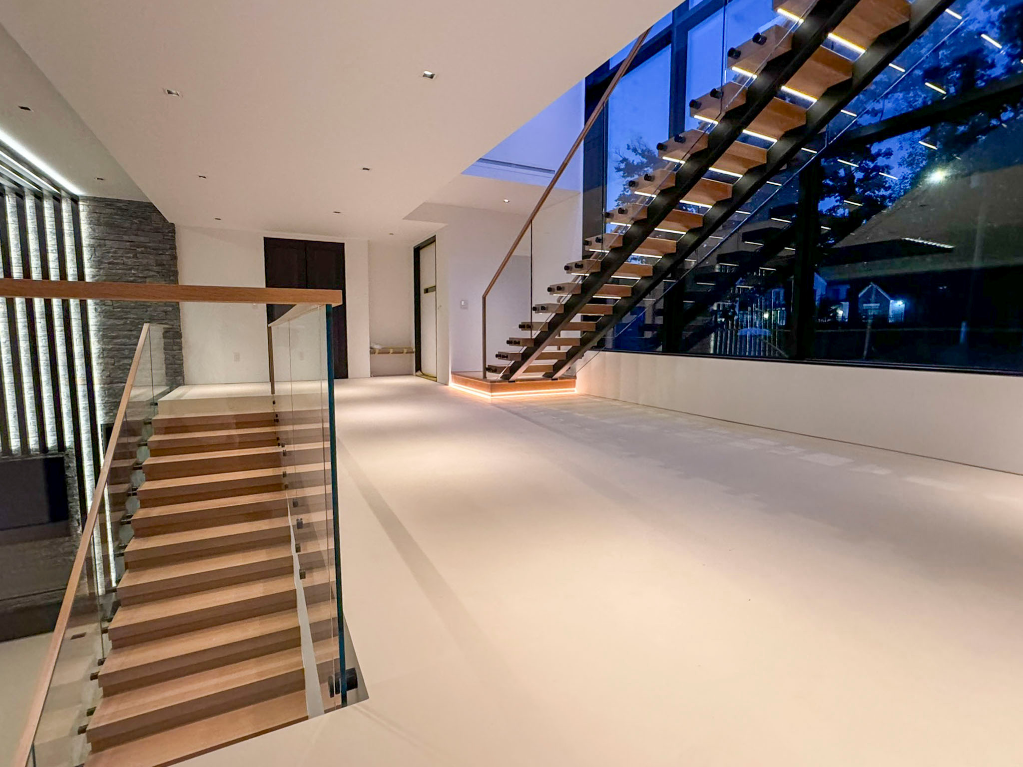 126_Visually Open and Light Contemporary Staircase, Mclean, VA 22102