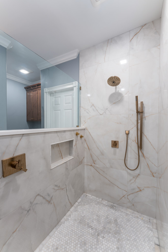 Indian Lake Walnut Bathrooms