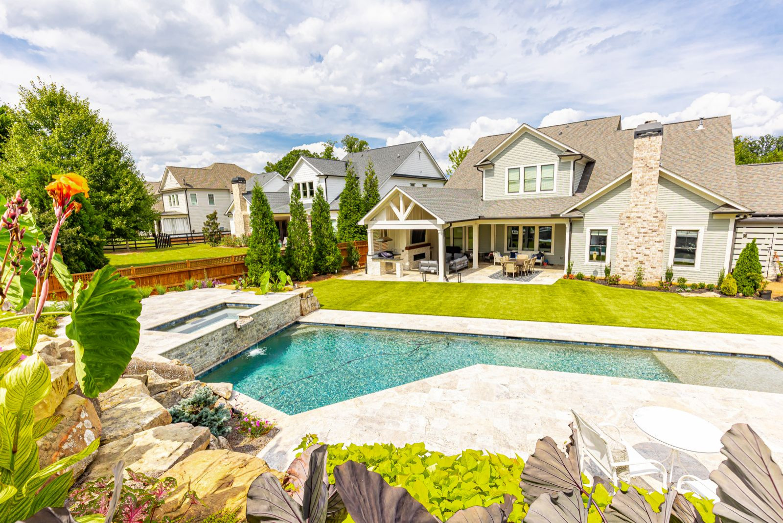 Modern Backyard Oasis