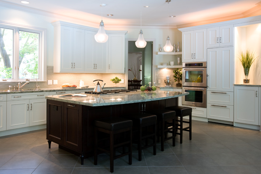Transitional kitchen photo in Houston