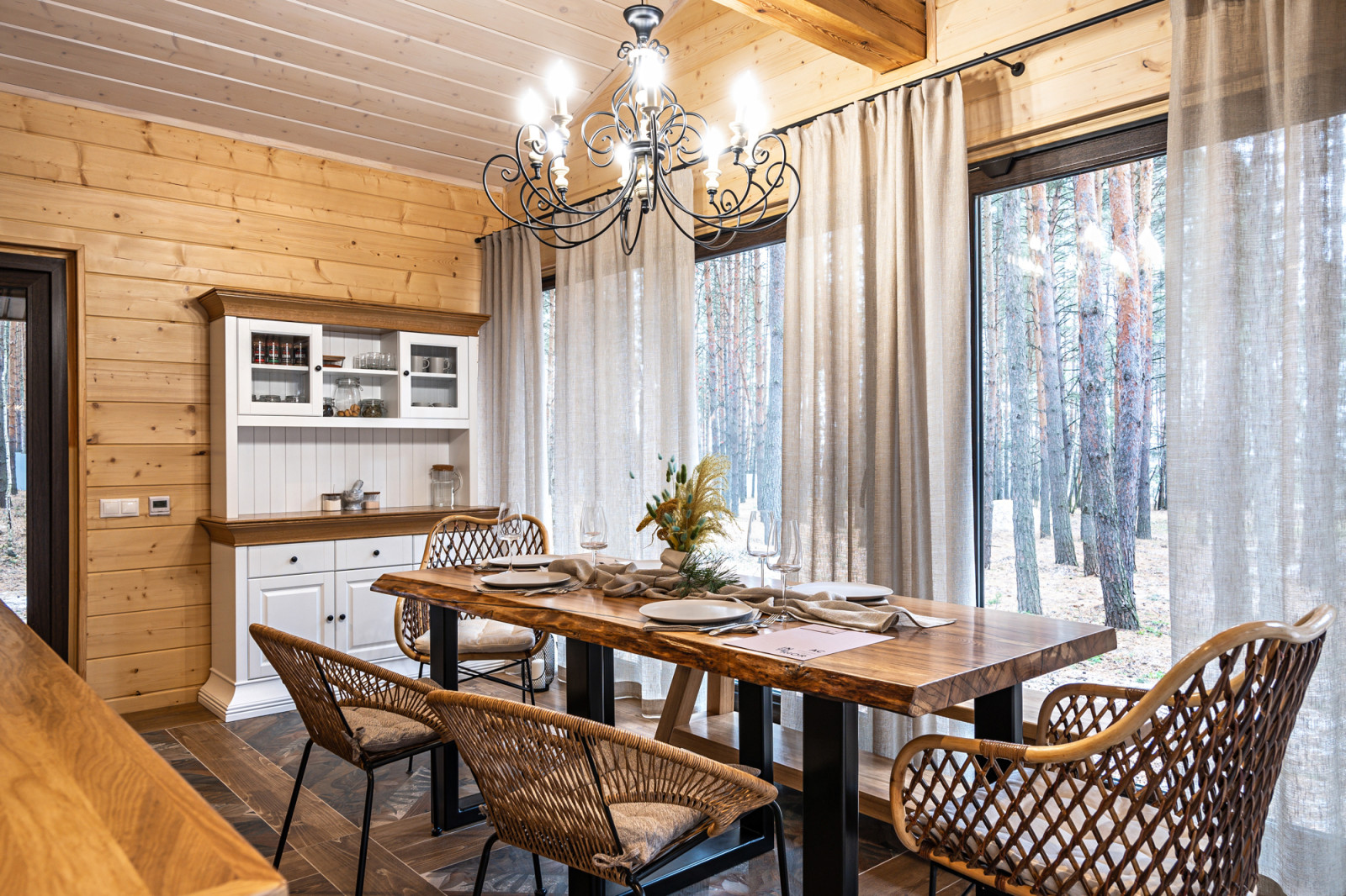 Загородная беседка для отдыха