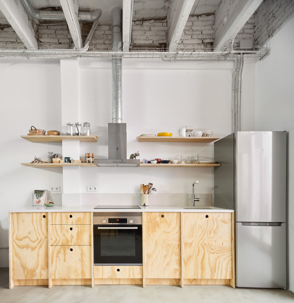 Kitchen - industrial kitchen idea in Barcelona