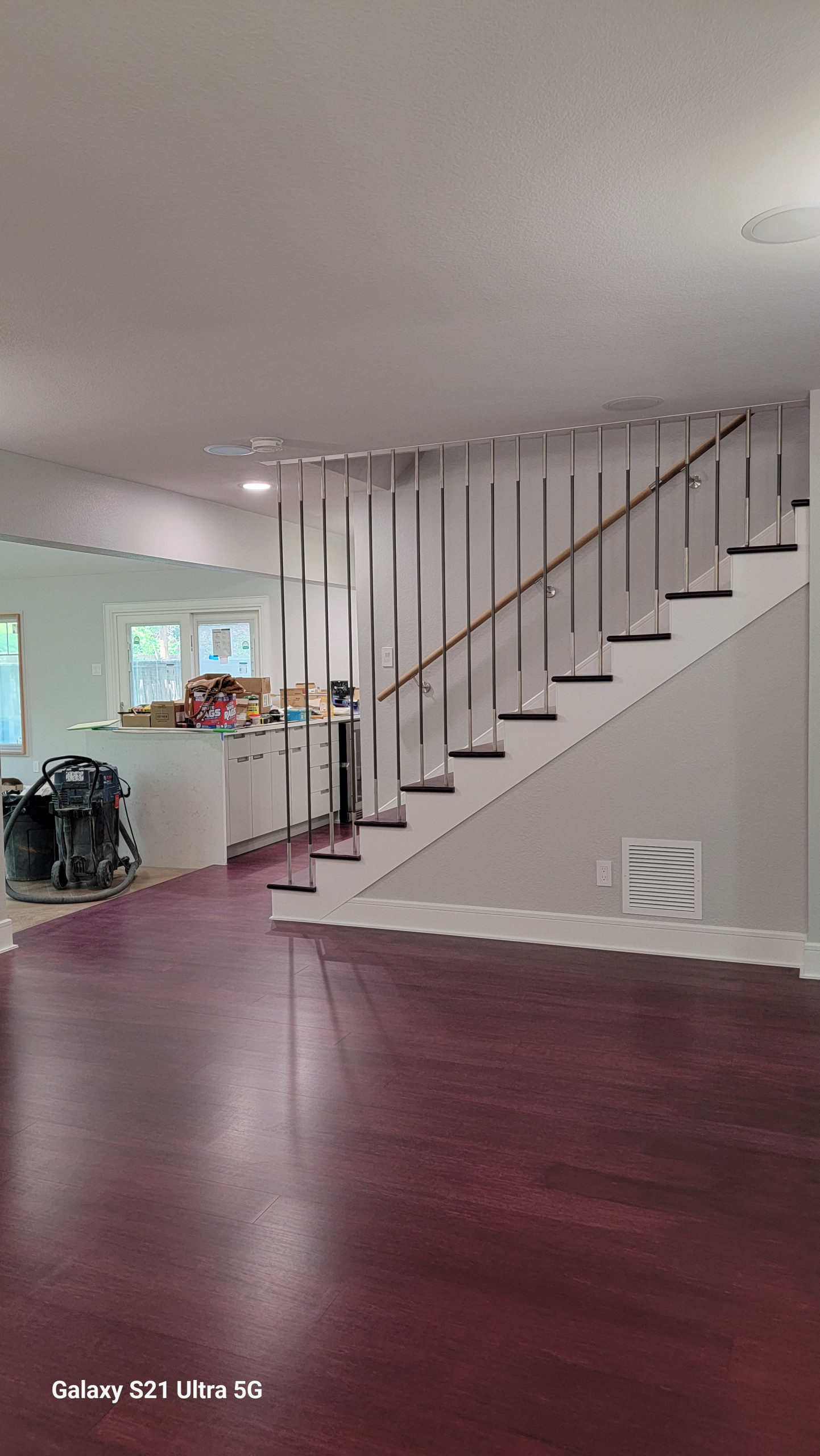 FULL  MODERN REMODELATION HOME / NEW FLOORING, CUSTOM HANDRAIL