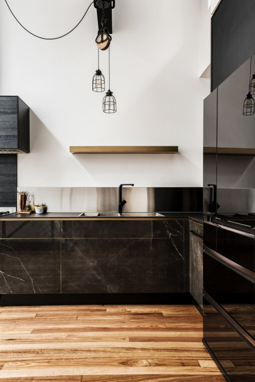 Luxurious Drama: Kitchen Sink Backsplash Inspirations with Unique Cabinets