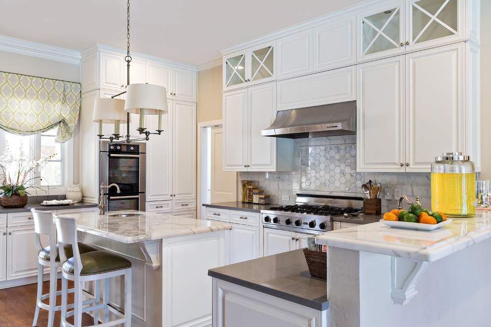 Transitional kitchen photo in Miami