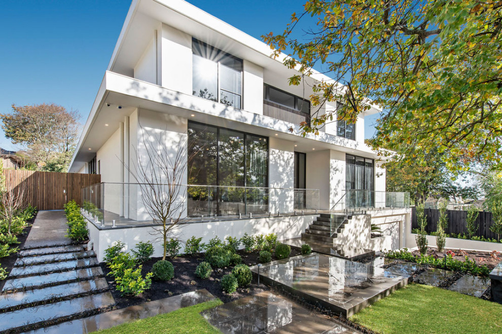 Large contemporary exterior in Melbourne.