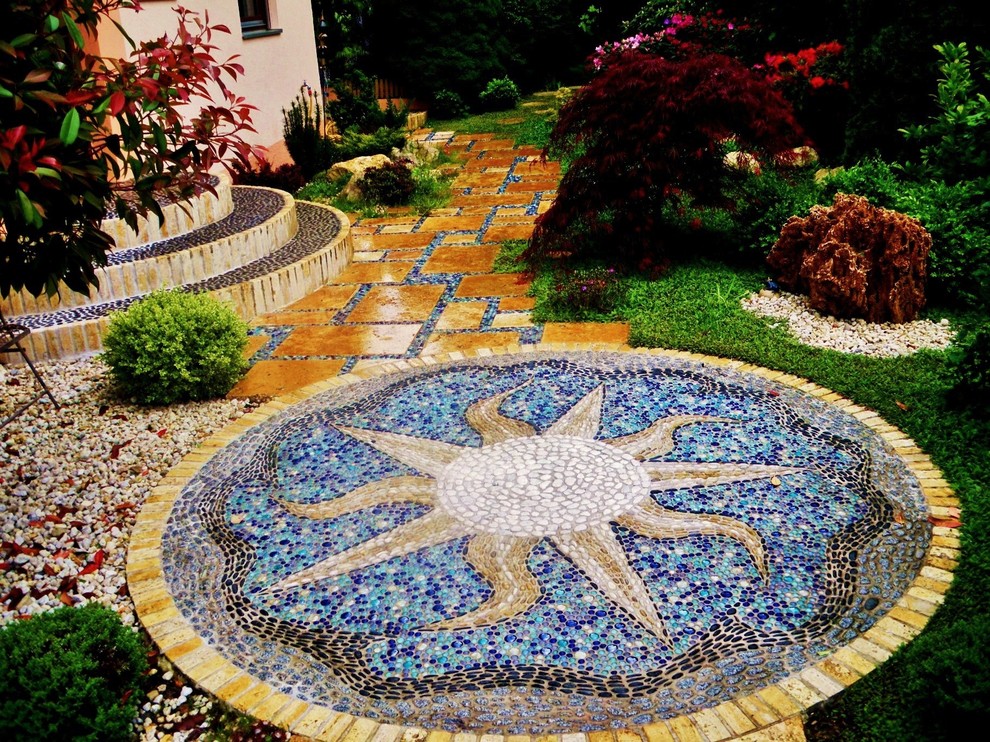 Mosaik im Garten: inspirierende Bilder, aus Stein gemalt