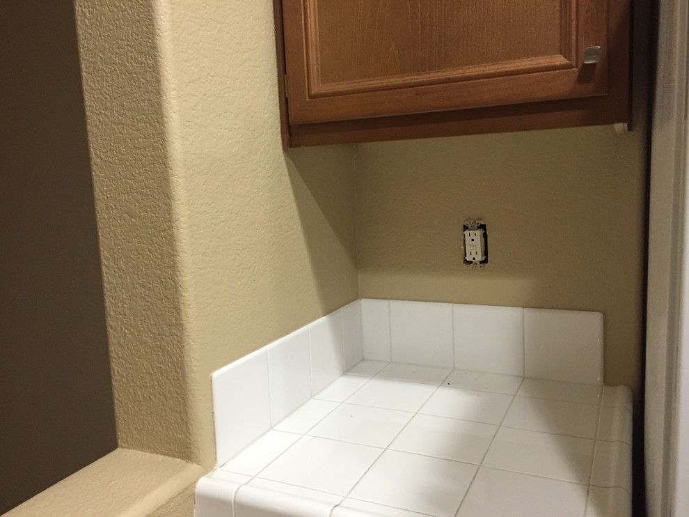 How far should backsplash extend out from