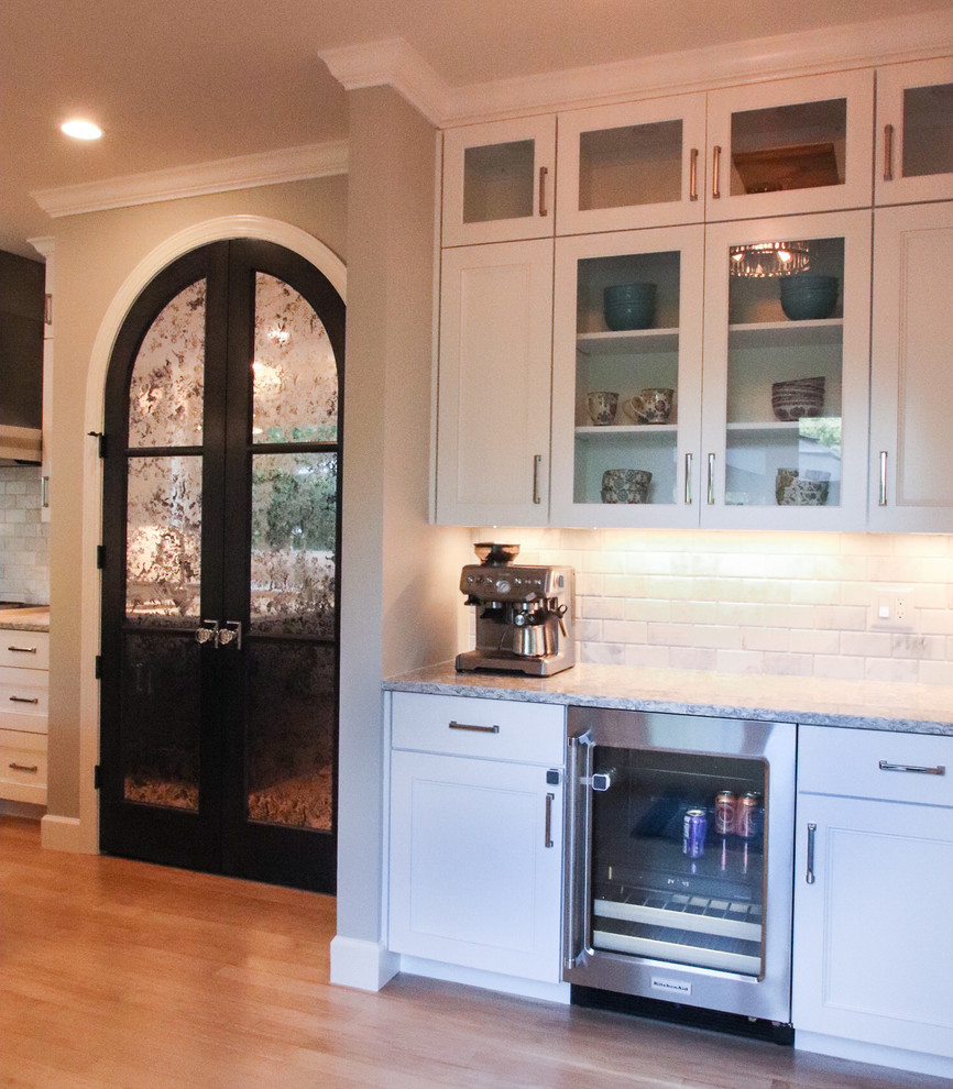 Example of a transitional home design design in DC Metro