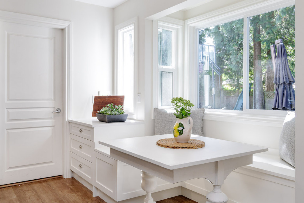 Home design - transitional home design idea in Vancouver