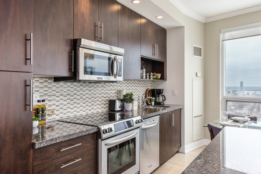 Kitchen - kitchen idea in Toronto