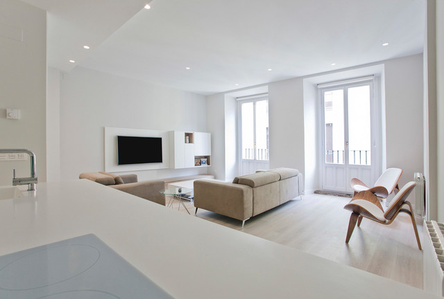 ANTES Y DESPUES  INCREIBLE CAMBIO EN UN PEQUE&Ntilde;O APARTAMENTO contemporary-games-room