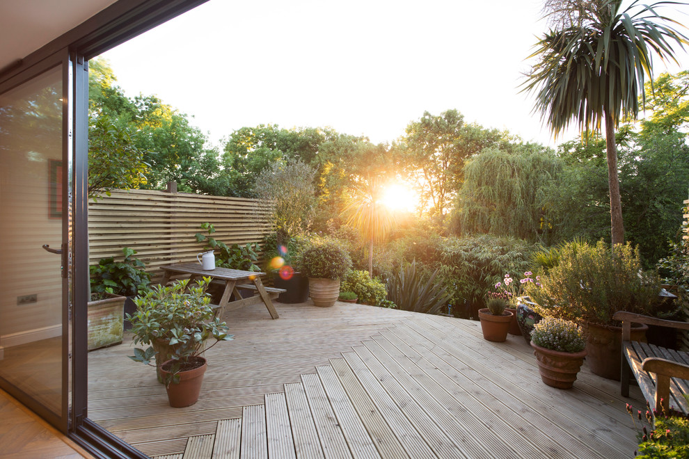 This is an example of a transitional patio in London.