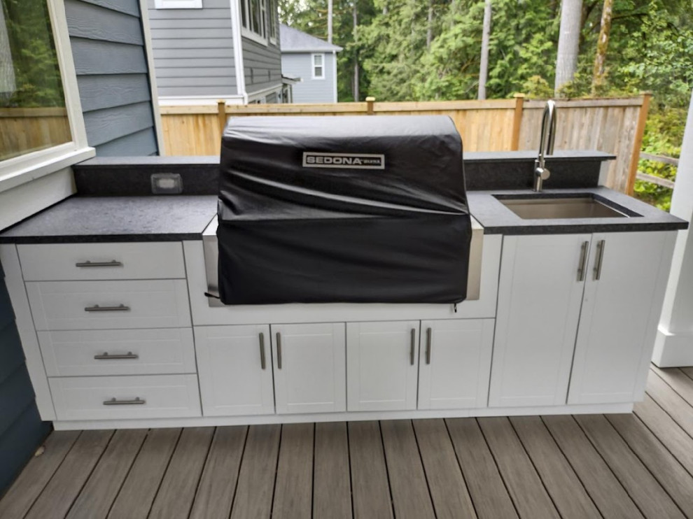 Outdoor Kitchen