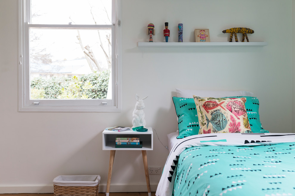 Design ideas for an eclectic bedroom in Canberra - Queanbeyan.