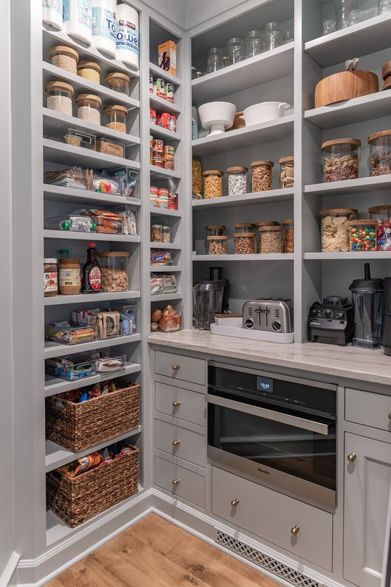 Kitchen - transitional kitchen idea