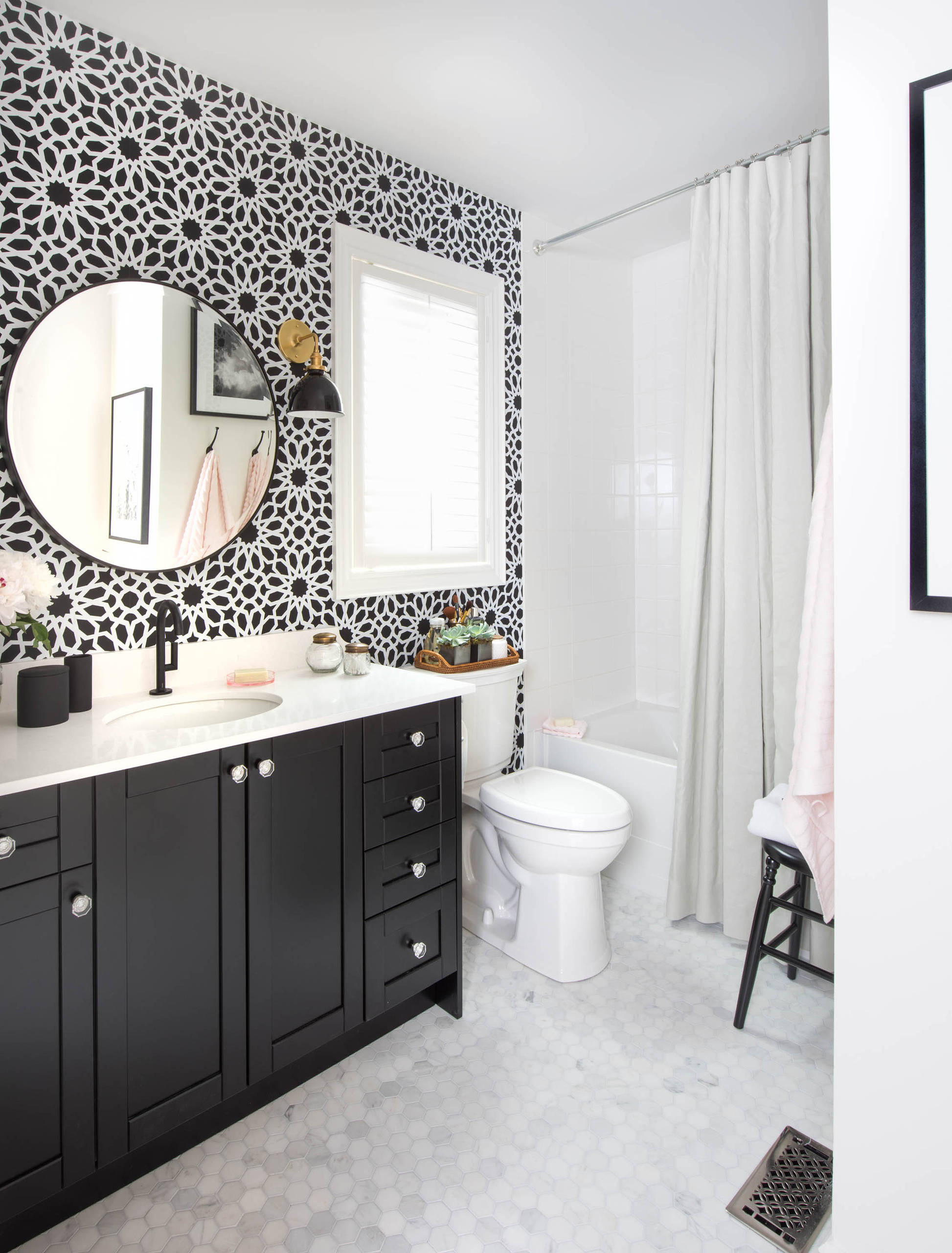 Black And White Bathroom - Photos \u0026 Ideas | Houzz, image size:1946x2560