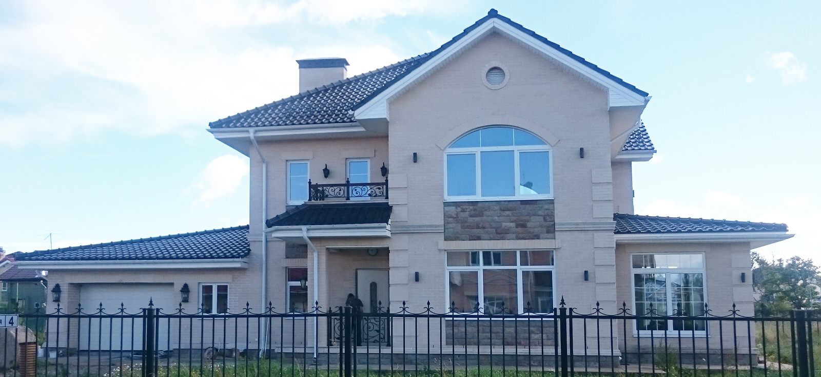 Реконструкция фасадов жилого дома