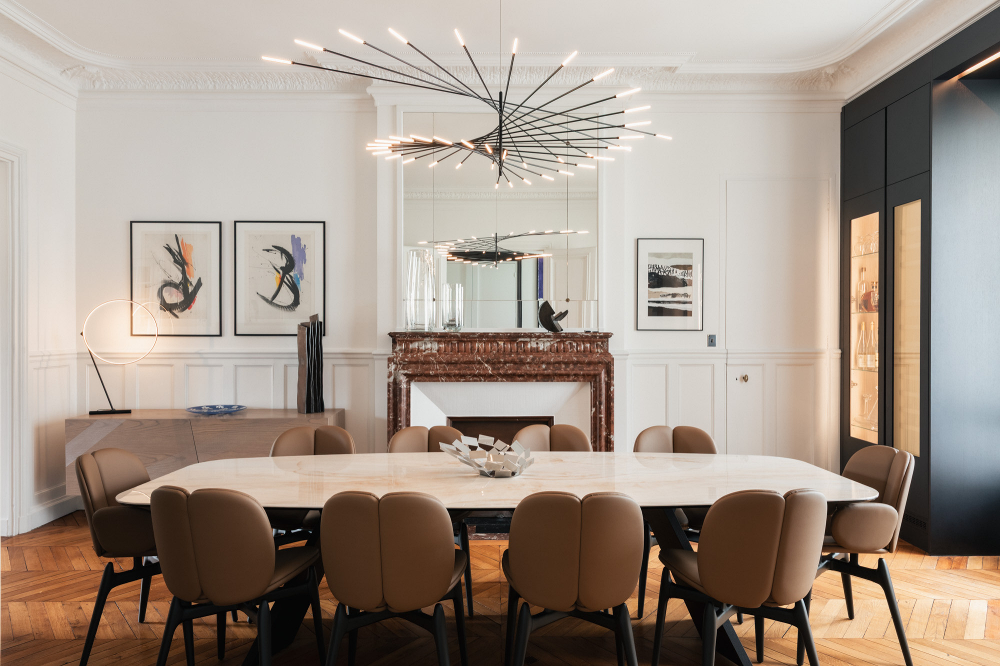 Une salle à manger sculpturale