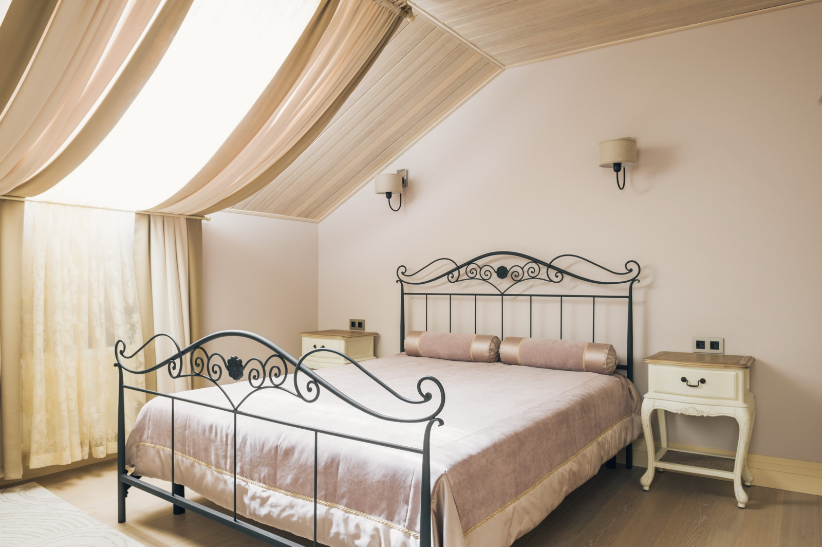 Комплексный текстильный дизайн для дома в Подмосковье