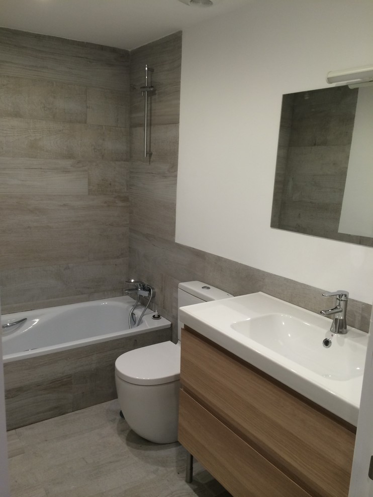 Modernes Badezimmer in Madrid