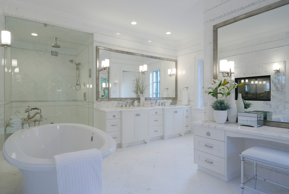 Traditional bathroom in Vancouver with a freestanding tub.