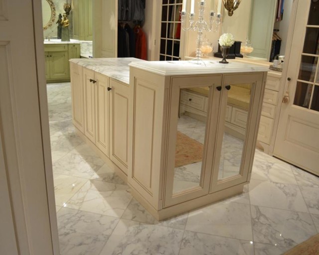 Closets transitional