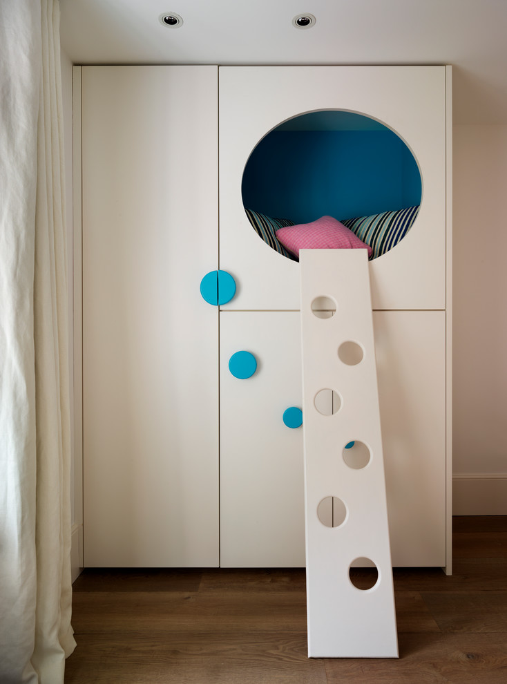 Inspiration for a contemporary kids' room in Oxfordshire.