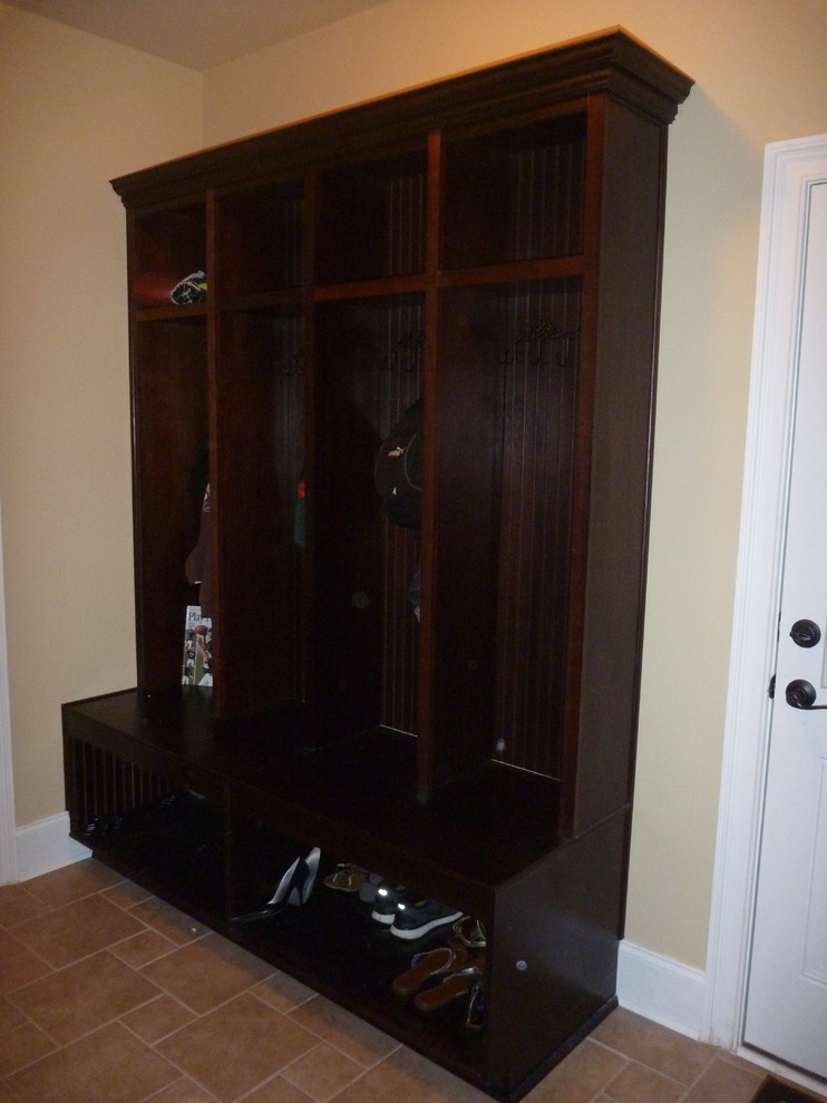 Entryway - large entryway idea