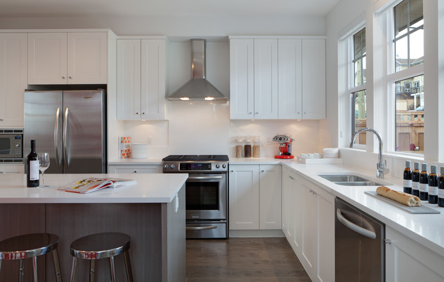 Roxton contemporary-kitchen