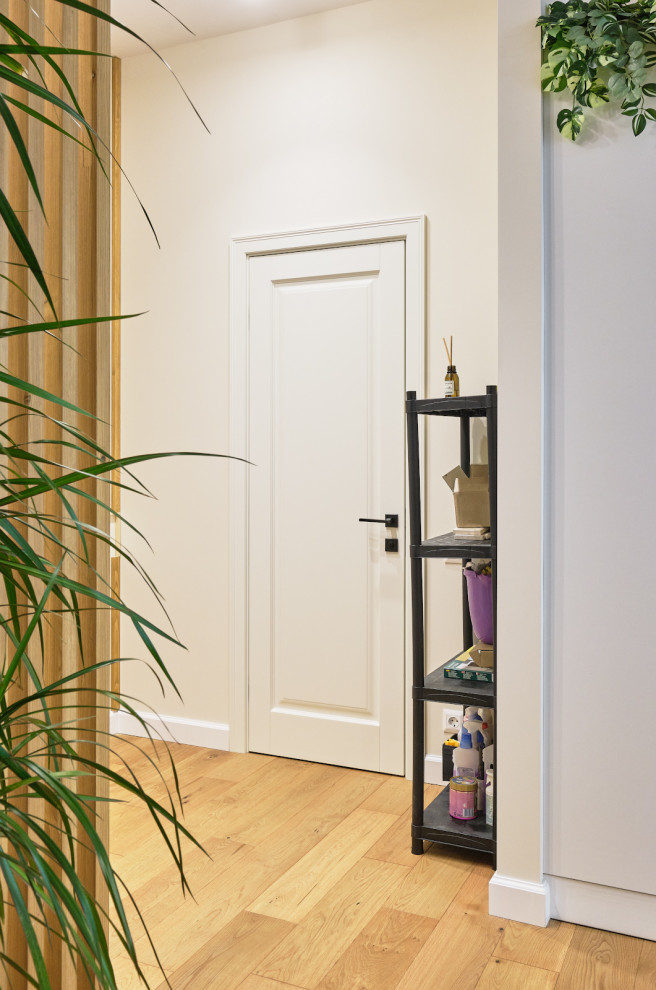 Кантри Г-2 Ral 9010 в квартире современного стиля